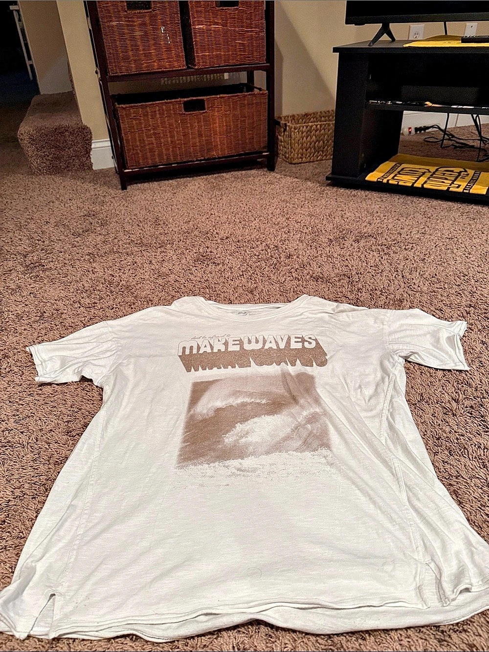 aerie Graphic Tee in White Size Small